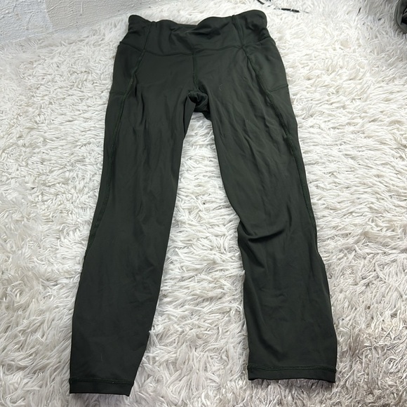 Lululemon Final Lap Crop *23" Evergreen - Picture 1 of 7